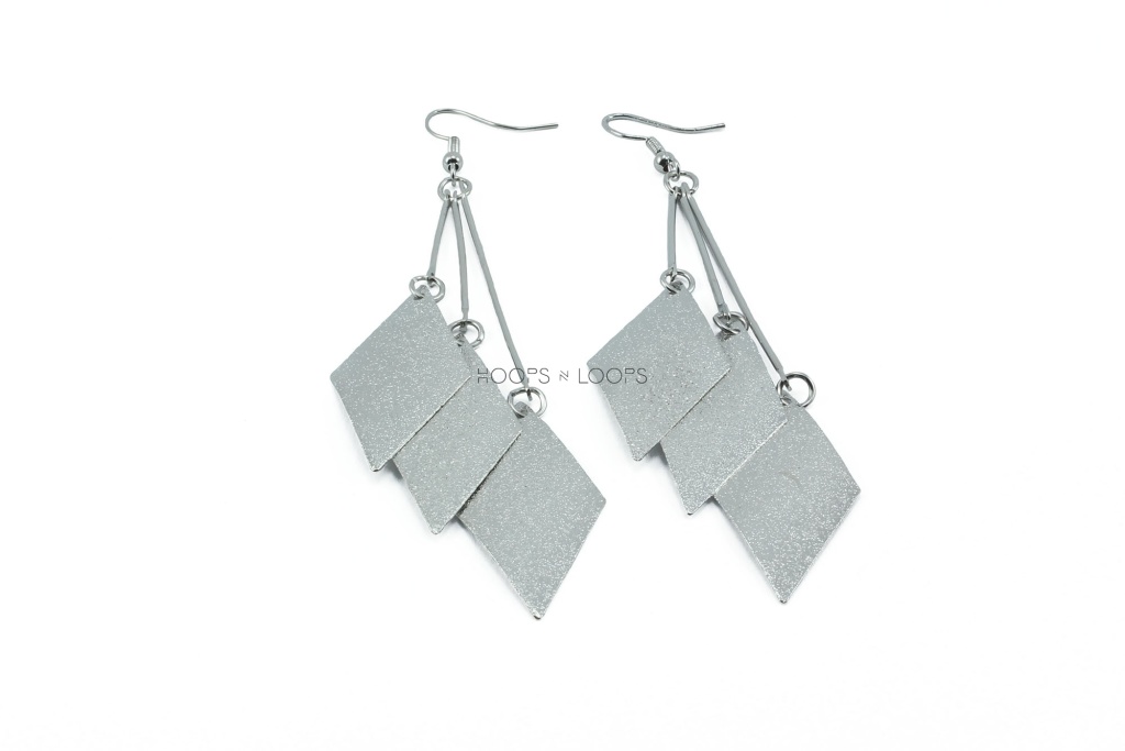 ee1000007-002-tri-diamond-drop-earrings