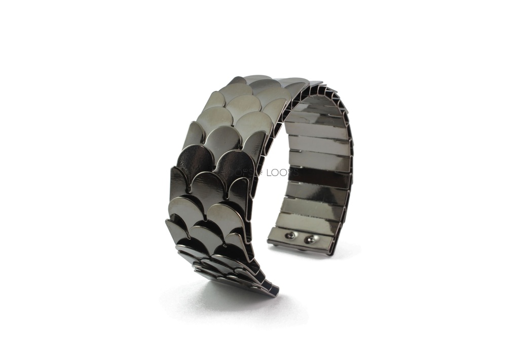 bb1000008-1-steel-fish-scales-cuff