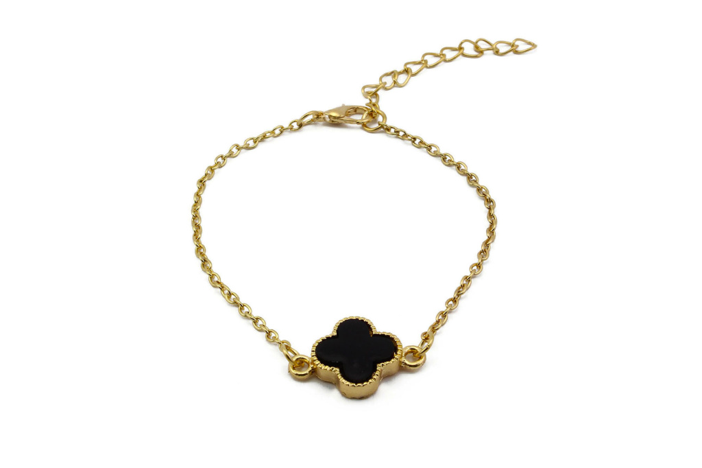 bb1000016-clover-clover-charm-bracelet