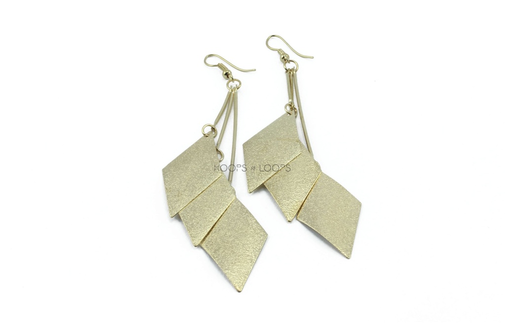 ee1000007-001-tri-diamond-drop-earrings