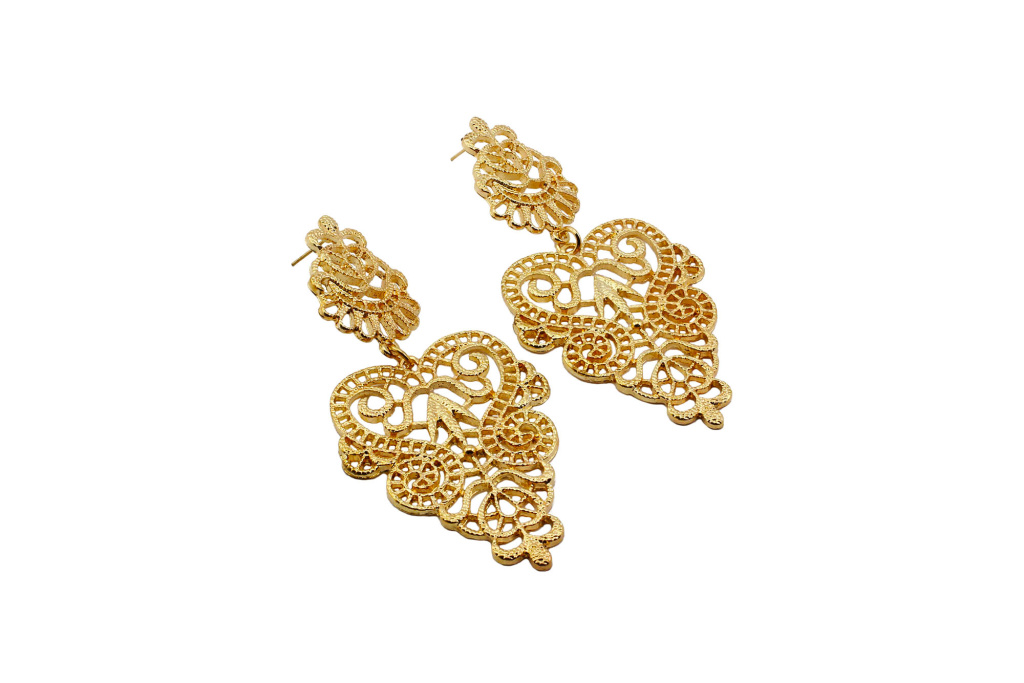 ee1000008-golden-goddess-earrings