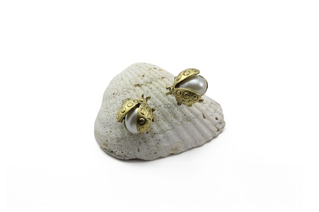 ee1000021-pearled-lady-bud-studs